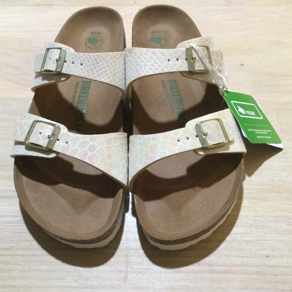 NEW VEGAN Birkenstock Sydney Size 41 Shiny Snake Cream